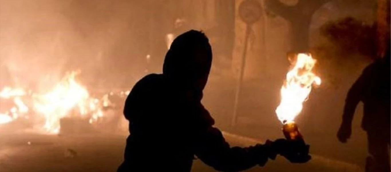 Εξάρχεια: Συνελήφθη 23χρονος για τις επιθέσεις εναντίον των αστυνομικών